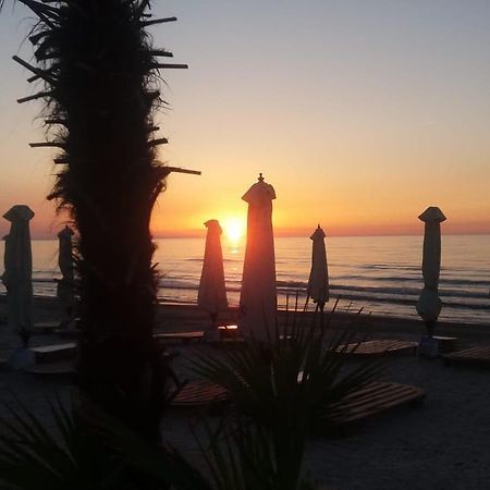 Frontal View By Twin Residence Mamaia Dış mekan fotoğraf